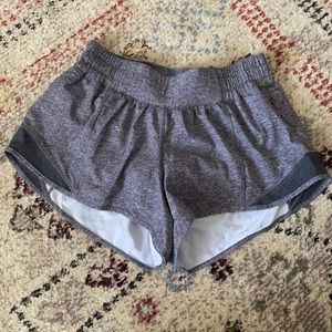 Lululemon Hotty Hot Low Rise Short 2.5”